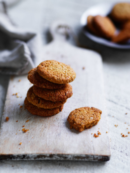 Coconut oat biscuits (ANZACs)